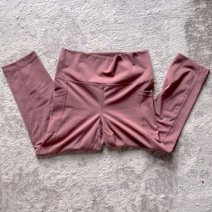 Women’s Capri length leggings with pockets